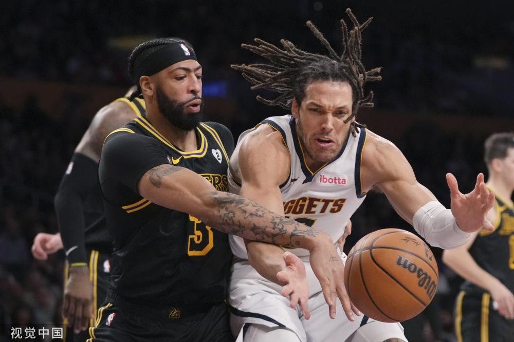 万众瞩目的 万众瞩目的